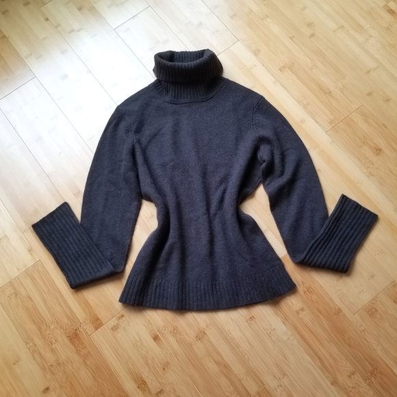 Inhabit Sweaters - 🌸 Inhabit Cozy Cashmere Turtleneck Sweater